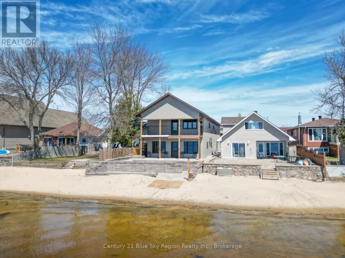 715 LAKESHORE DRIVE, North Bay