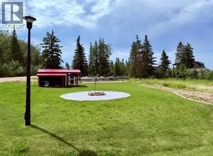 715 Spruce Street, Lac Des Iles