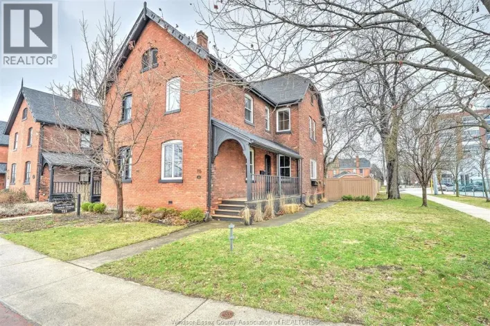 715 WALKER ROAD, Windsor