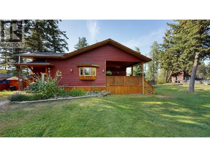 7159 Rosen Lake Road, Jaffray