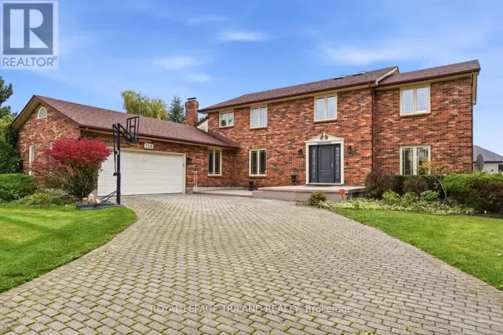 716 FRANKLINWAY CRESCENT, London North