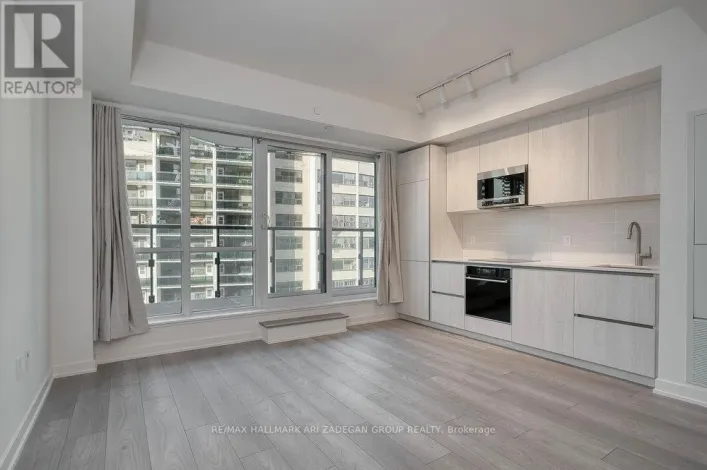 716N - 120 BROADWAY AVENUE, Toronto