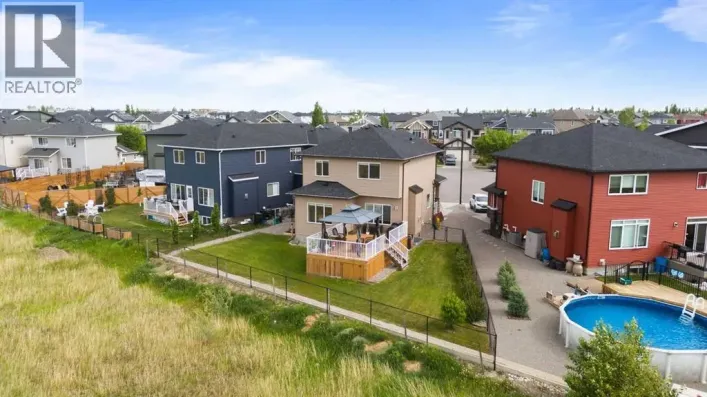 718 Hampshire Cove NE, High River