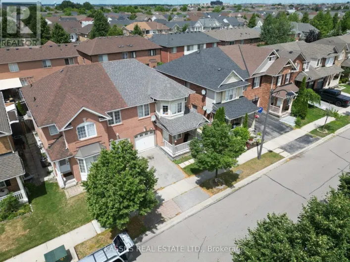 718 IRVING TERRACE, Milton