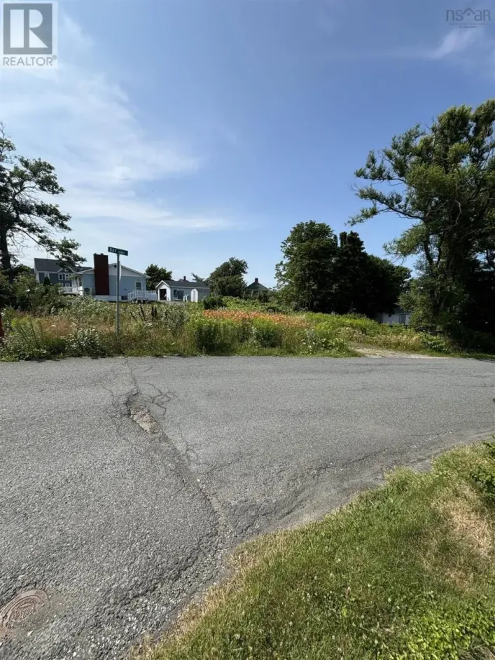 718 Main Street, Glace Bay