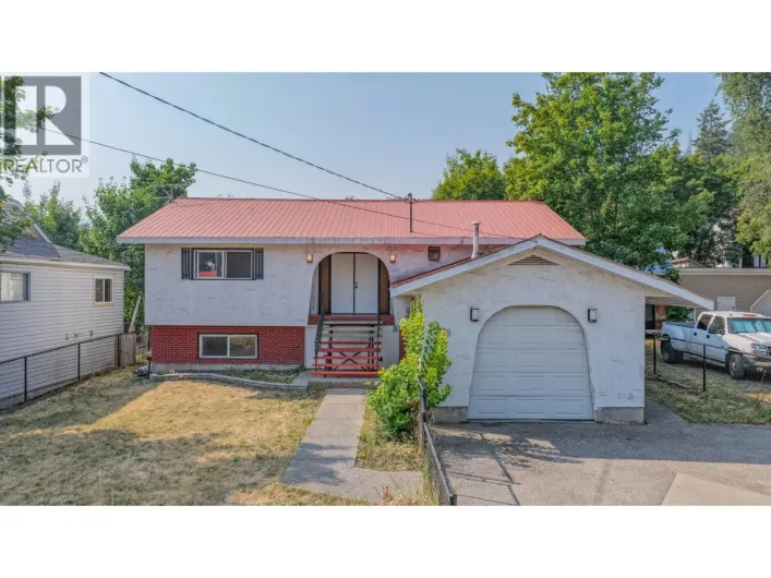 House for sale: 718 Russell Avenue, Enderby