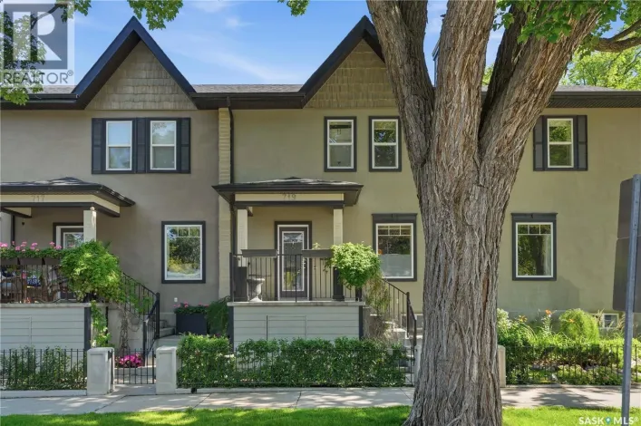 Row / Townhouse for sale: 719 14th STREET E, Saskatoon