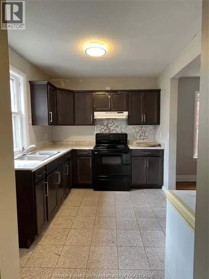 719 Erie STREET East, Windsor