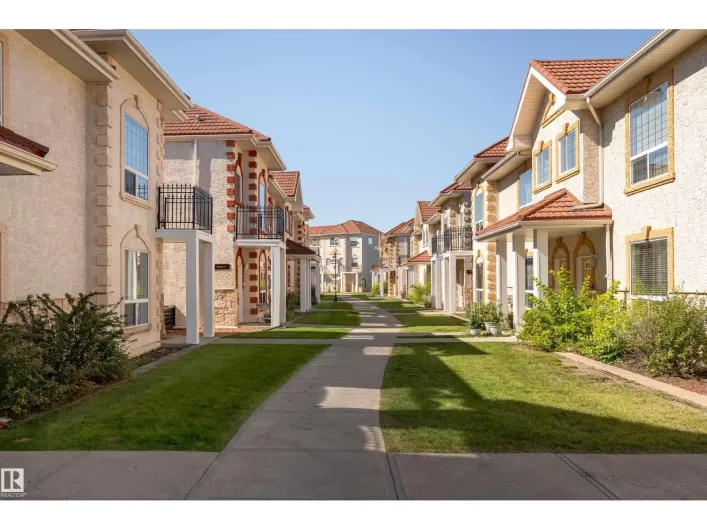 Row / Townhouse for sale: #72 13825 155 AV NW, Edmonton