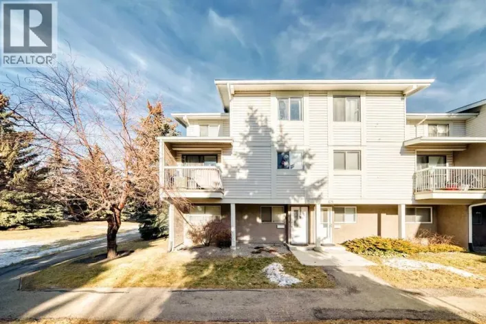 72, 3015 51 Street SW, Calgary