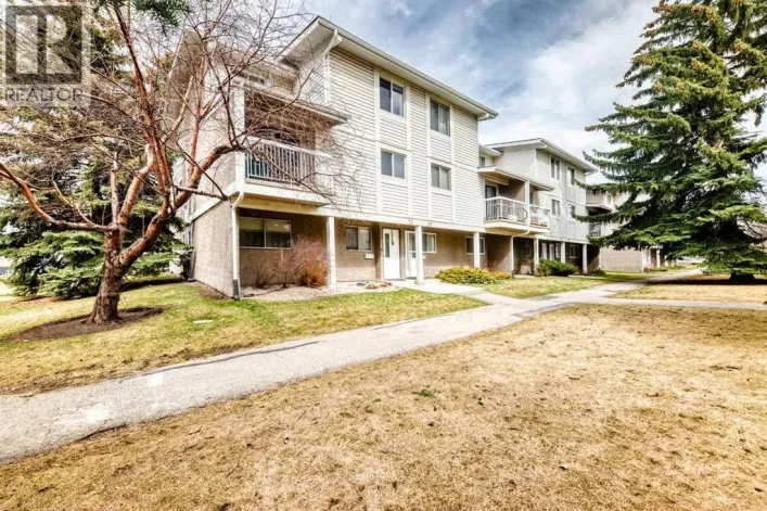 72, 3015 51 Street SW, Calgary