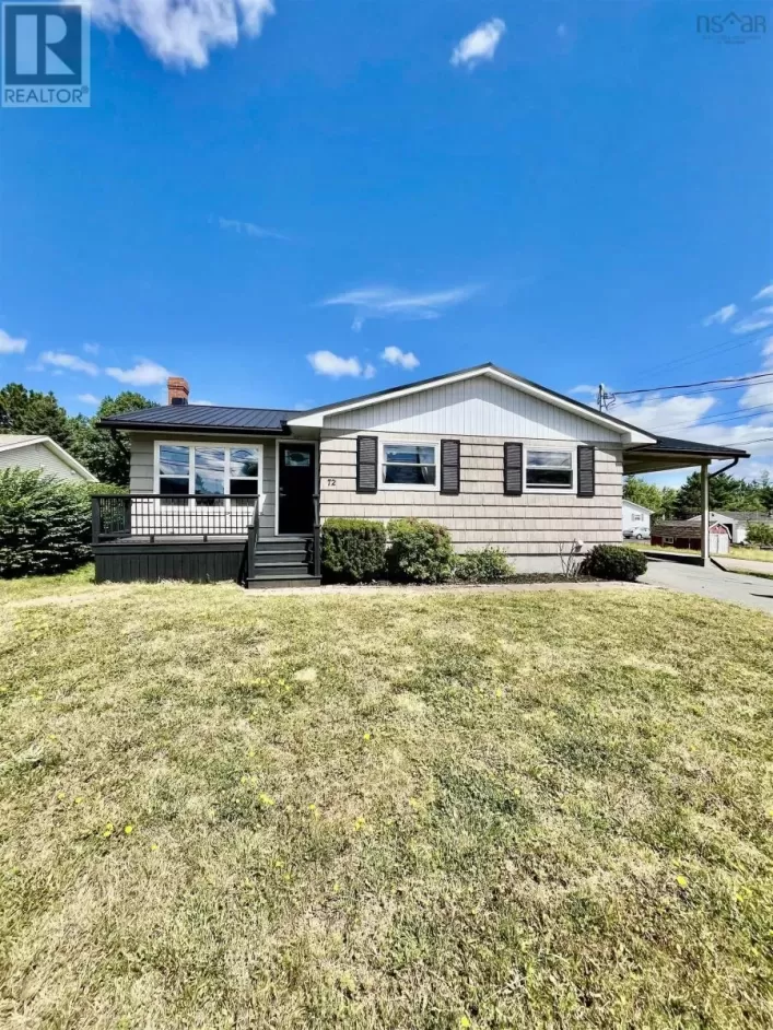 72 Acadia Avenue, Stellarton