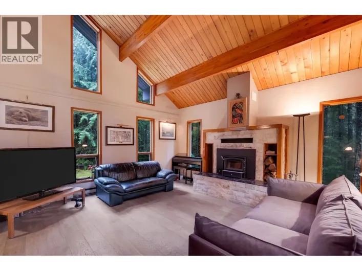 72 BLACK TUSK DRIVE, Whistler