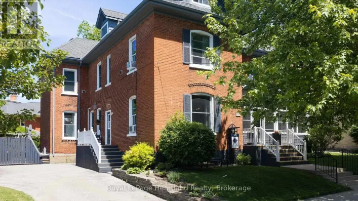 72 COLBORNE STREET, Goderich)