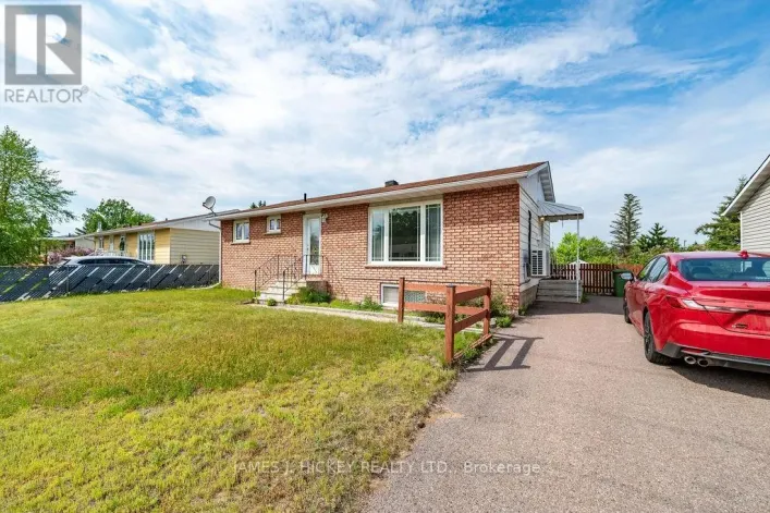 72 HERMAN STREET, Petawawa