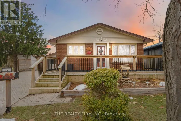 72 METCALFE CRESCENT, London South