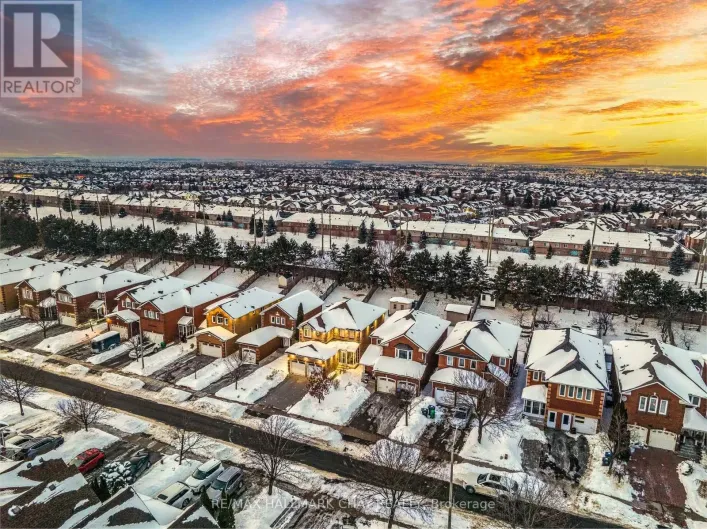 72 RAVENSCLIFFE COURT, Brampton