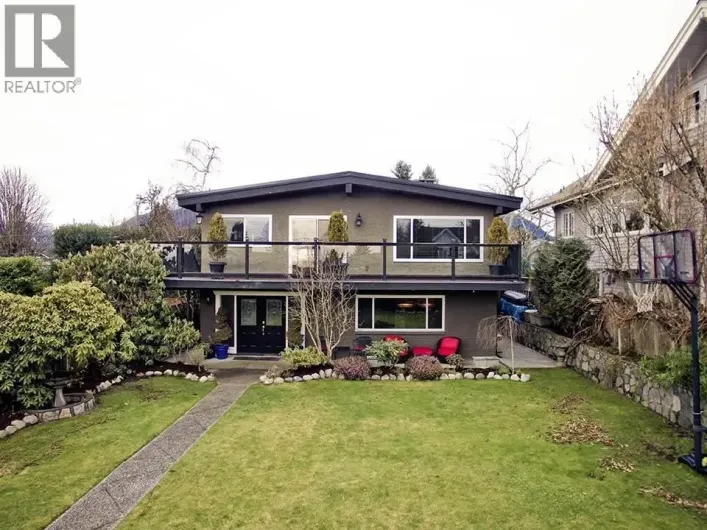 720 E 9TH STREET, North Vancouver