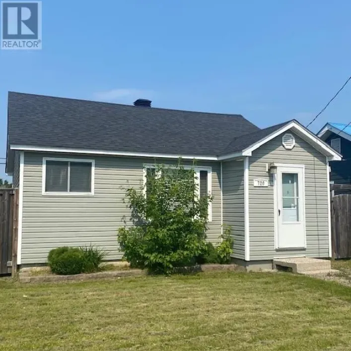 720 First ST E, Geraldton