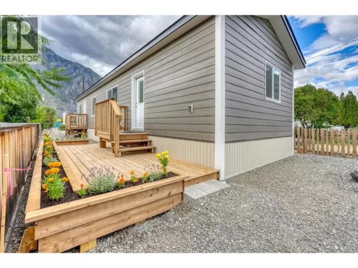 721 6th Avenue, Keremeos
