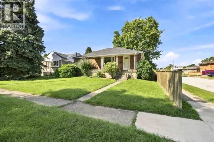 721 WILLIAM AVENUE, Sarnia