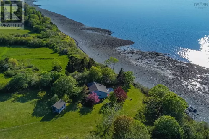 7215 Highway 101, Plympton