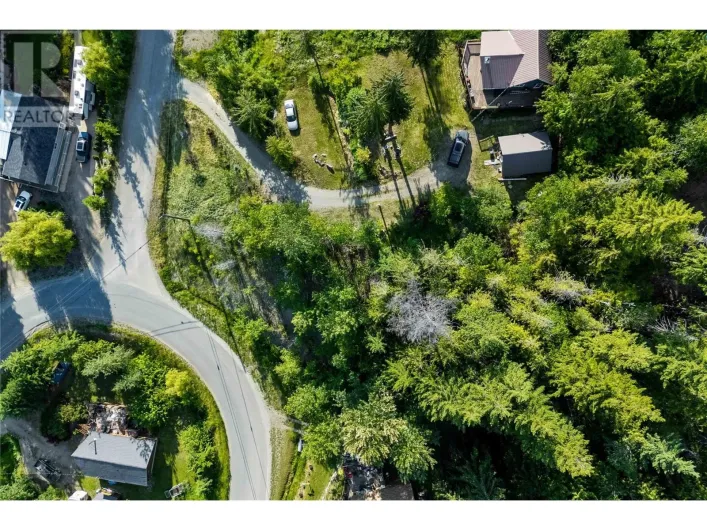 7227 Estate Drive, Anglemont