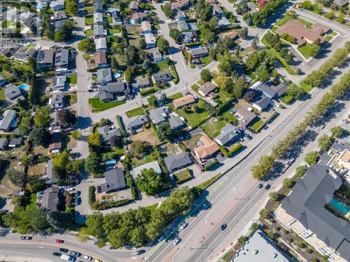 723 Glenburn Street, Kelowna