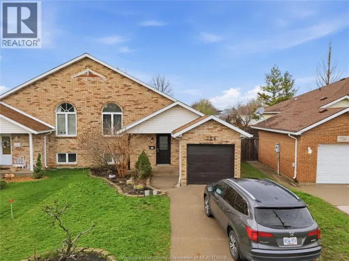 724 CABANA ROAD East, Windsor