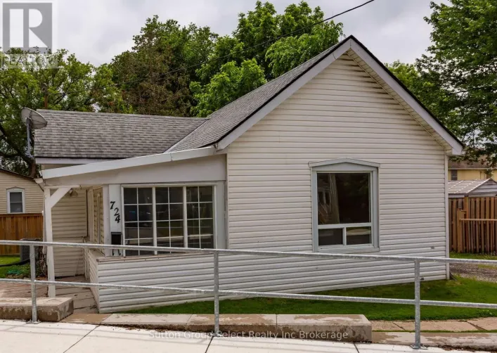 724 RATHBOURNE AVENUE, Woodstock