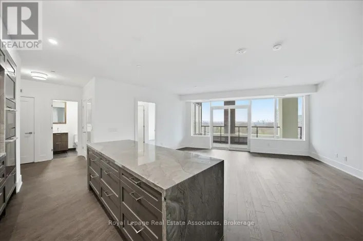 725 - 259 THE KINGSWAY, Toronto