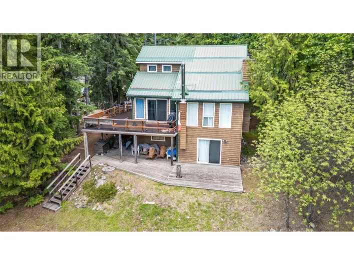 7256 Estate Drive, Anglemont