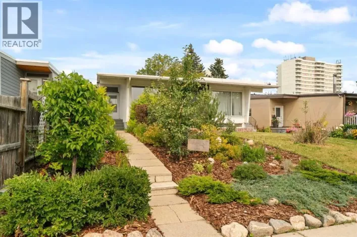 726 68 Avenue SW, Calgary