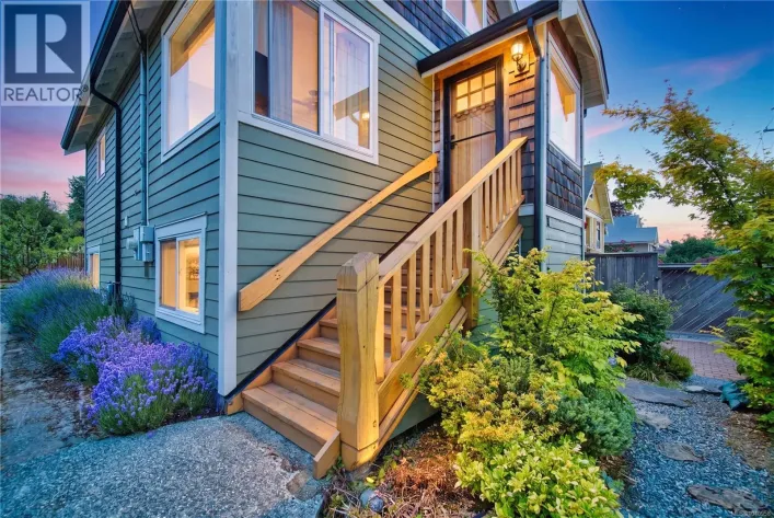 726 Haliburton St, Nanaimo