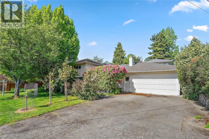 726 ROCKHEIGHTS Ave, Esquimalt