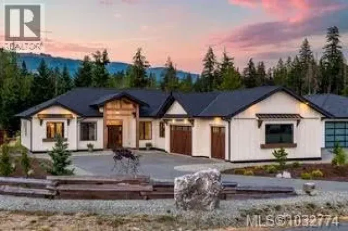 7260 Lakefront Dr, Lake Cowichan