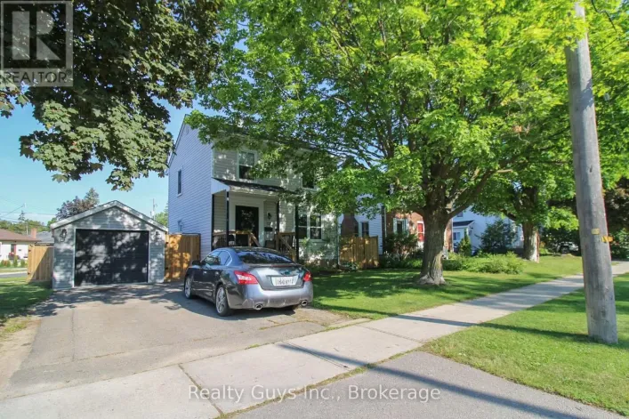 727 CHESTERFIELD AVENUE, Peterborough