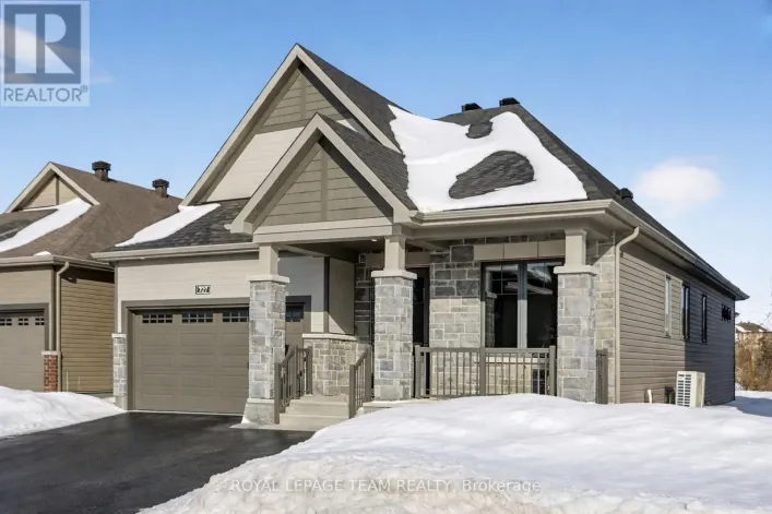 727 COAST CIRCLE, Ottawa