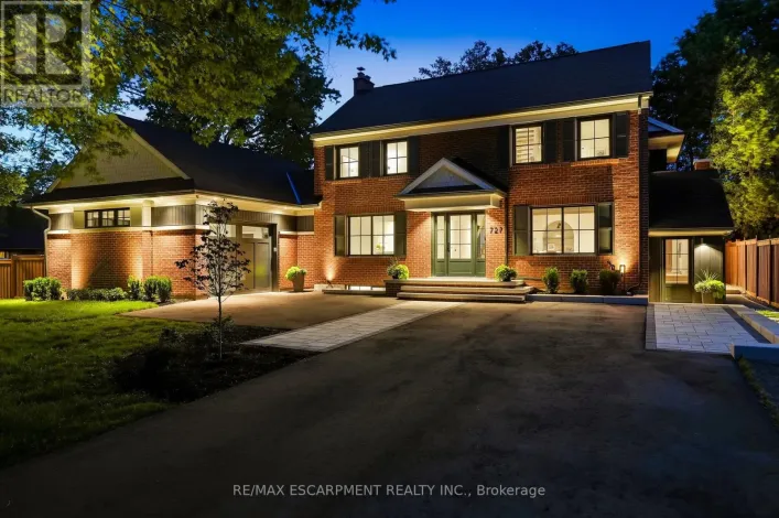 727 KING ROAD, Burlington