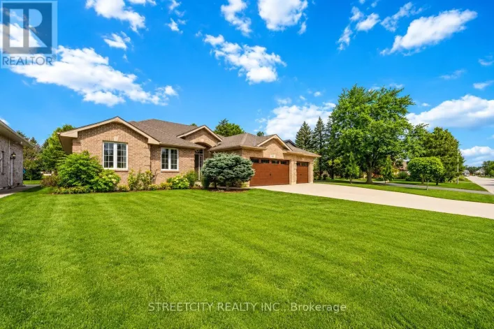727 NORMAN STREET, Plympton-Wyoming