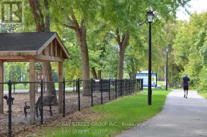 728 SUNNYPOINT DRIVE, Newmarket