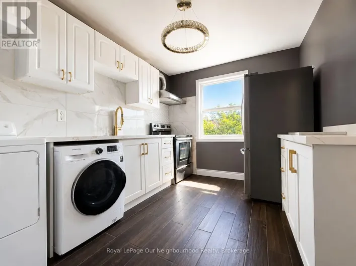 728 WESTON ROAD, Toronto