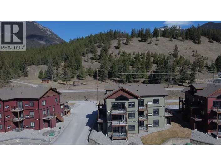 7291 PROSPECTOR Avenue Unit# 301, Radium Hot Springs