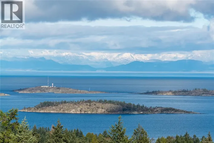 7297 Aulds Rd, Lantzville