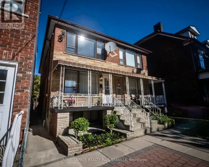 72A LINDSEY AVENUE, Toronto