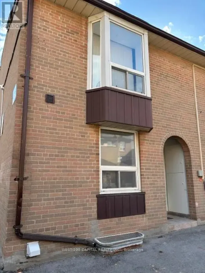 #73 - 246 JOHN GARLAND BOULEVARD, Toronto