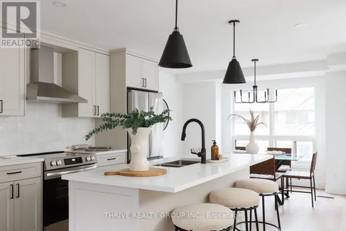 73 - 35 WATERMAN AVENUE, London South