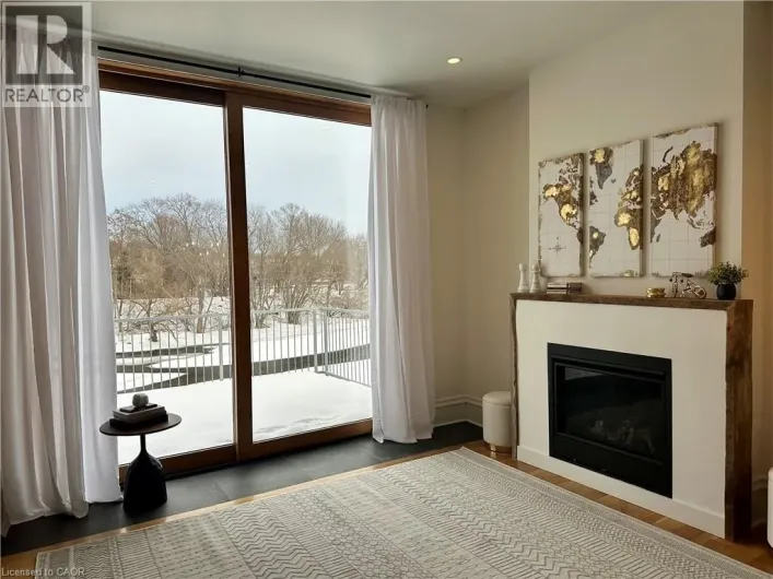 73 GRAND RIVER Street N, Paris