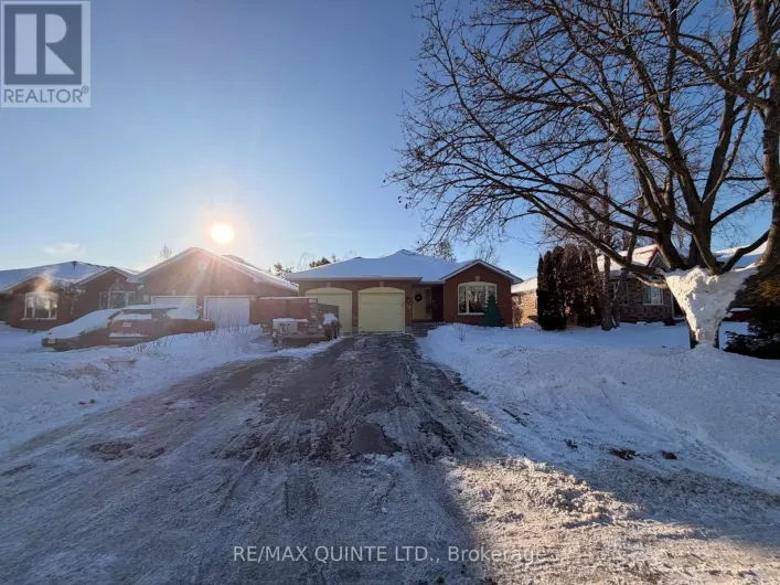 73 OAK RIDGE BOULEVARD, Belleville