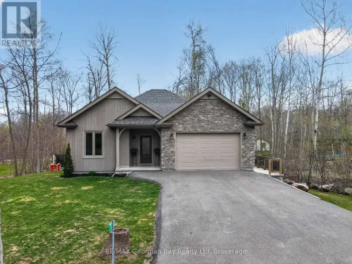 73 POLISH AVENUE, Penetanguishene